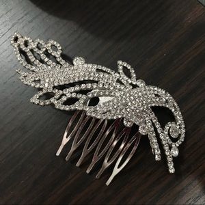 Bridal hair accessories